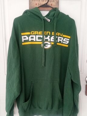 NFL Green Bay Packers Green Pullover Hoodie with Yellow and White Logo